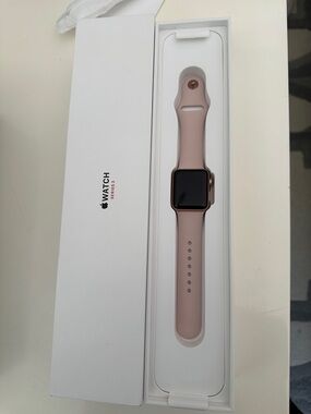 Apple Watch Series 3 Rose Gold Case with Pink Sport Band